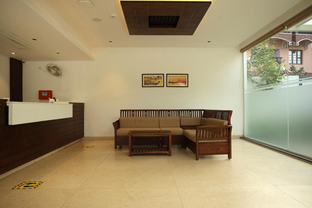 Loveland Residency Kochi Exterior photo
