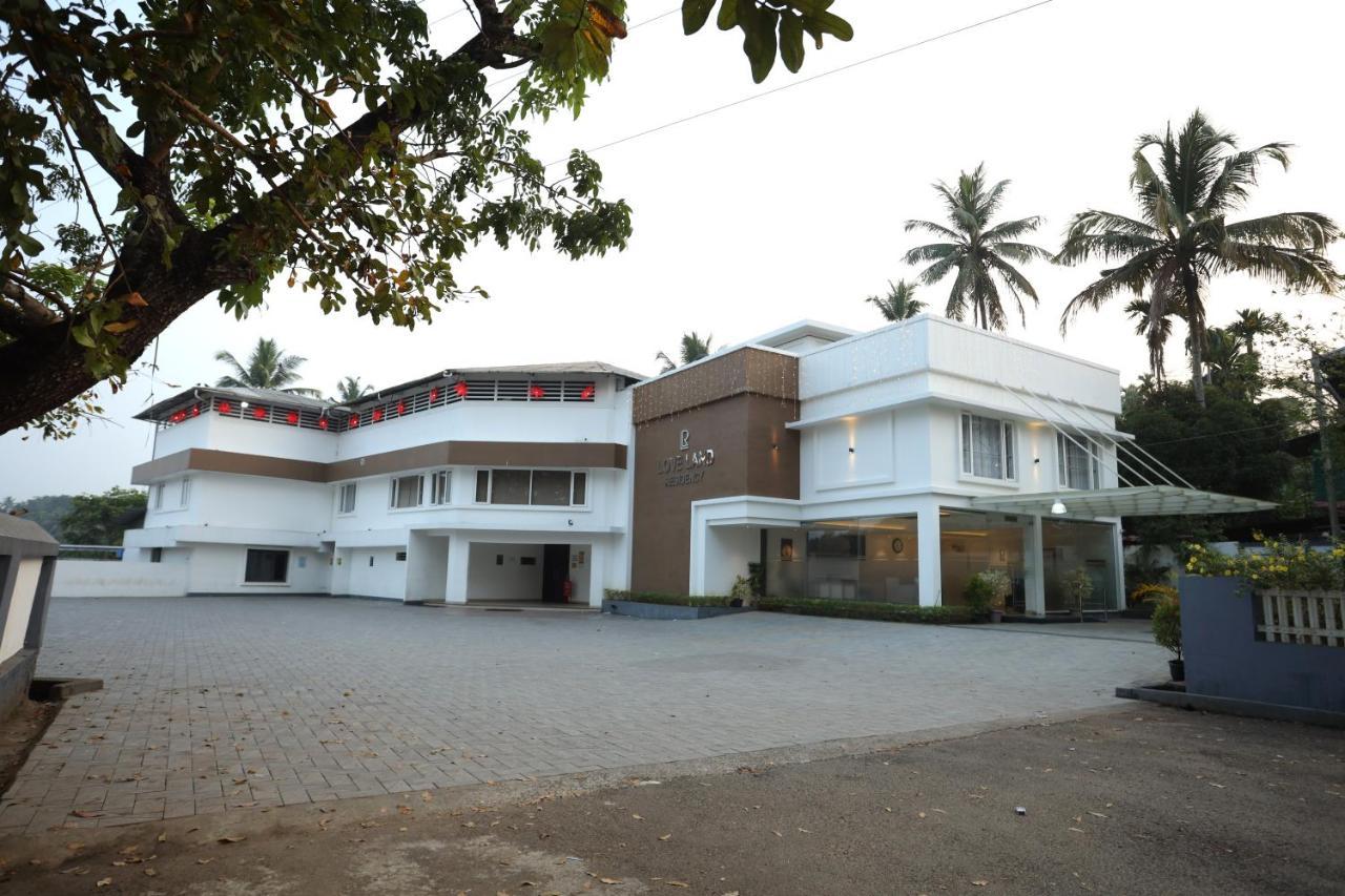 Loveland Residency Kochi Exterior photo