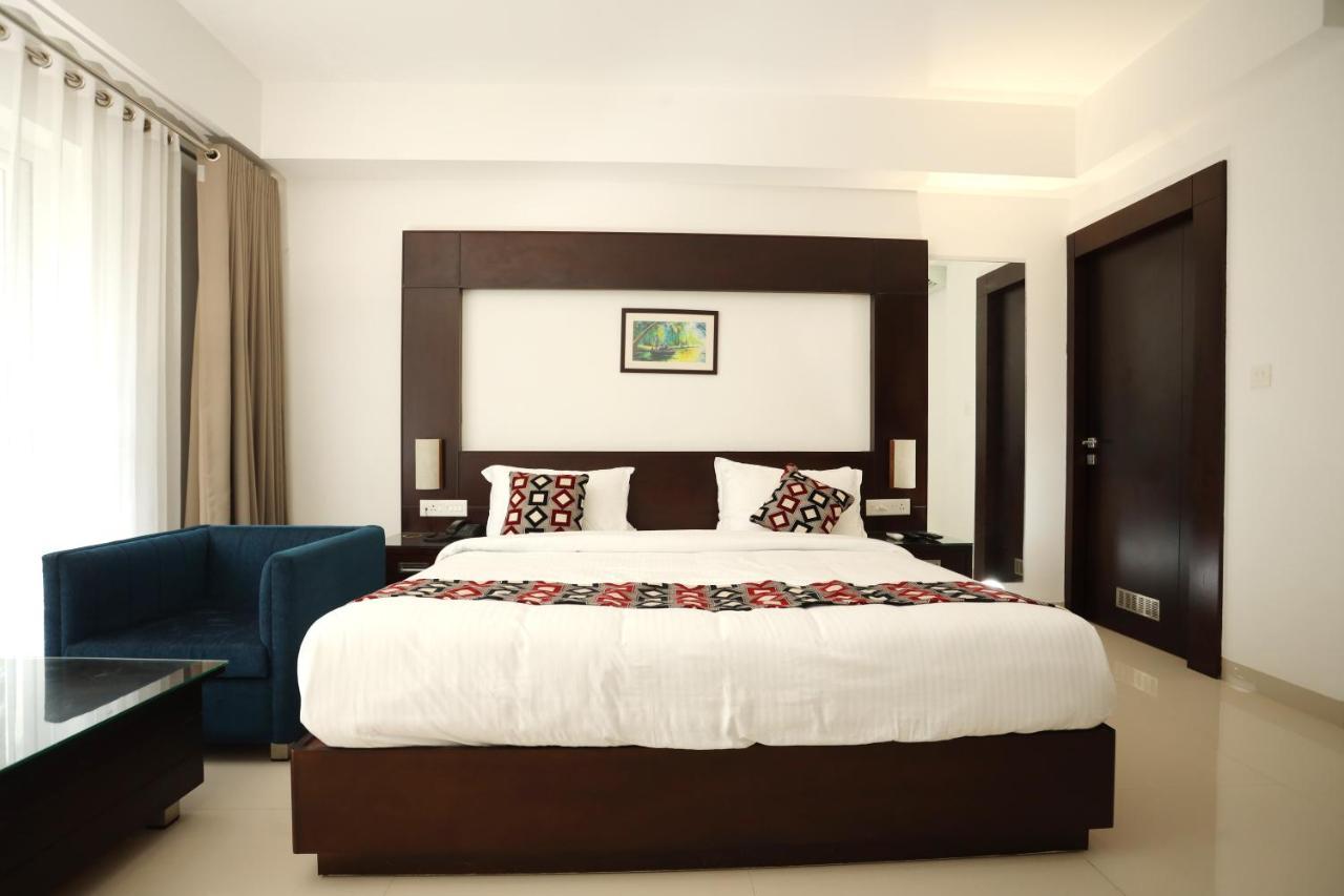 Loveland Residency Kochi Exterior photo