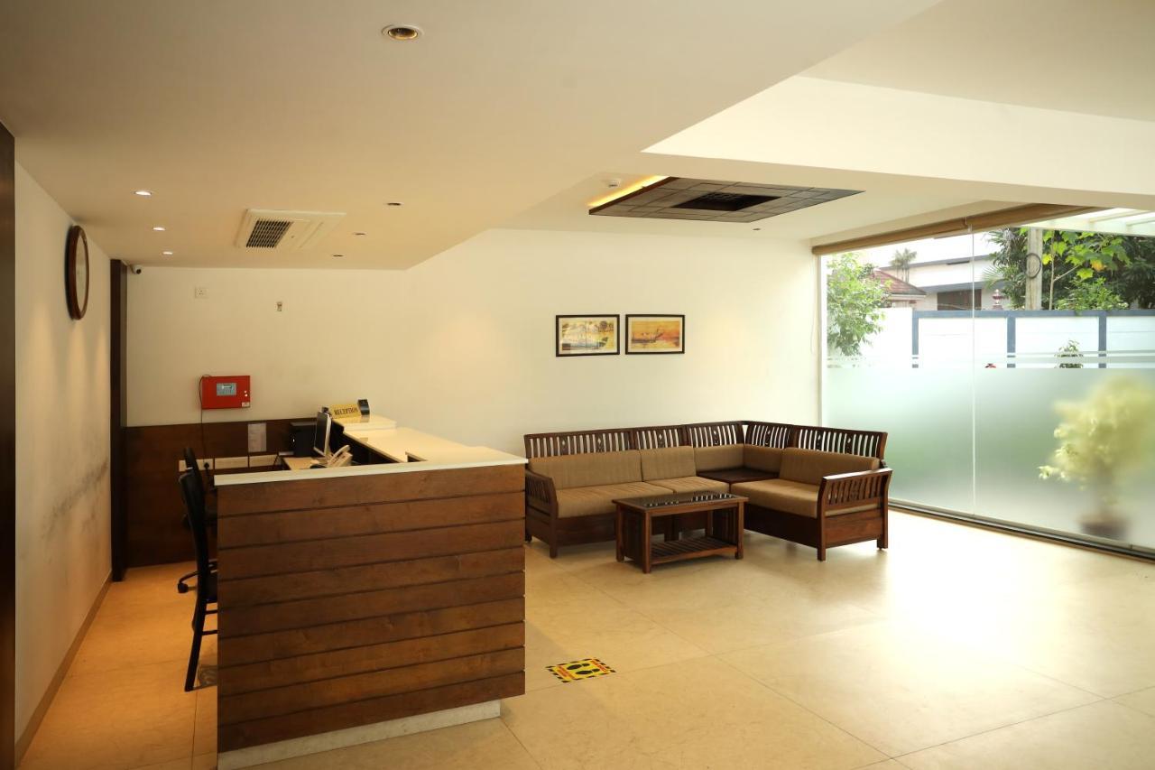Loveland Residency Kochi Exterior photo